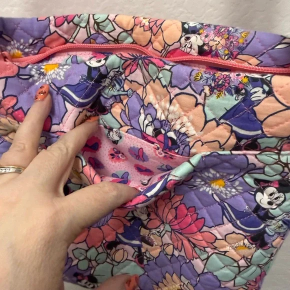 Vera Bradley Minnie Mouse Garden Party Triple Zip Hipster Crossbody Bag. EUC - Picture 3 of 5